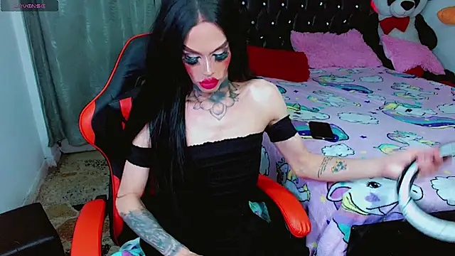 Snapshot of Alextwink chatting on 11.19.25 Alextwink online show from 11.19.25