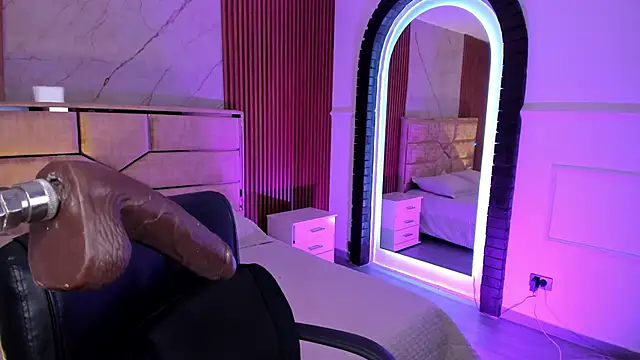 Snapshot of daniiphoeniixx chatting on 11.07.25 daniiphoeniixx online show from 11.07.25