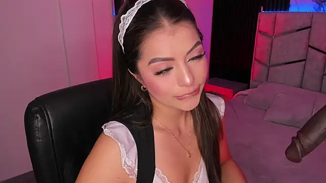 Snapshot of daniiphoeniixx chatting on 11.20.25 daniiphoeniixx online show from 11.20.25