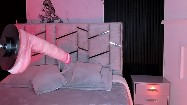 Snapshot of daniiphoeniixx chatting on 12.03.25 daniiphoeniixx online show from 12.03.25