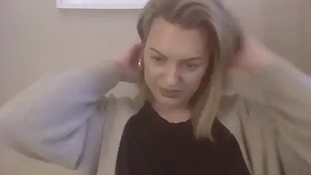 Snapshot of Gigi-Honey chatting on 12.17.25 Gigi-Honey online show from 12.17.25