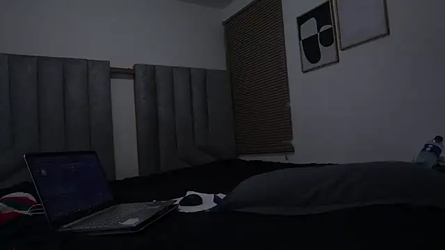 Snapshot of womantall99 chatting on 04.01.26 womantall99 online show from 04.01.26