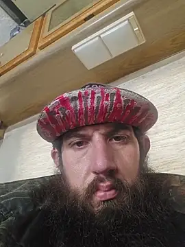 Snapshot of StruggleSnuggles chatting on 11.02.25 StruggleSnuggles online show from 11.02.25