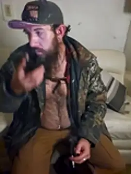 Snapshot of StruggleSnuggles chatting on 11.10.25 StruggleSnuggles online show from 11.10.25