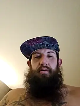 Snapshot of StruggleSnuggles chatting on 12.18.25 StruggleSnuggles online show from 12.18.25