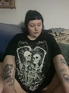 Snapshot of Gothicsiren chatting on 01.22.25 Gothicsiren online show from 01.22.25