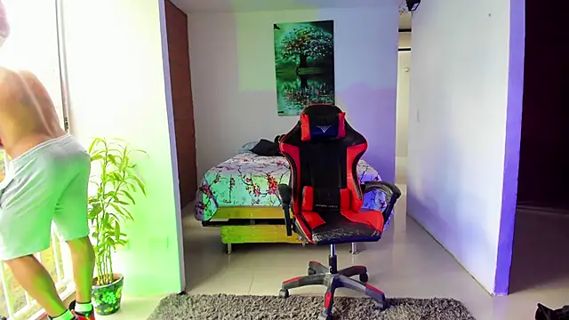 Adam Valenciia online show from 10.04.25