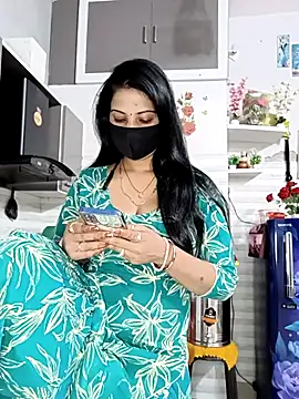 Snapshot of Best-Couple chatting on 04.29.26 Best-Couple online show from 04.29.26