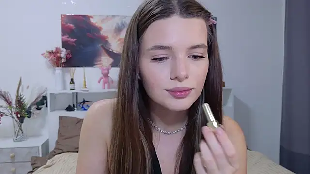 Snapshot of Nellie_Medina chatting on 10.28.25 Nellie Medina online show from 10.28.25