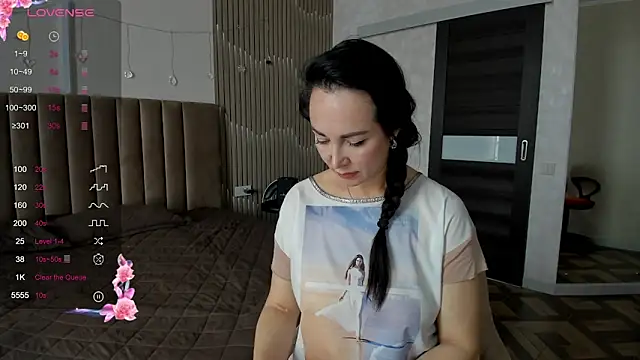 Monica Weiss online show from 02.15.26