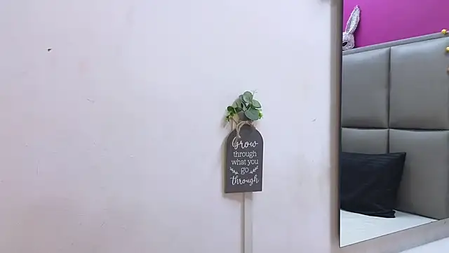 KRYSSTARITTER4 online show from 10.26.25