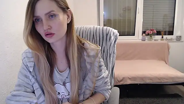 florianikaa online show from 01.30.25