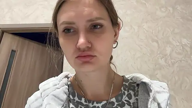 florianikaa online show from 10.16.25