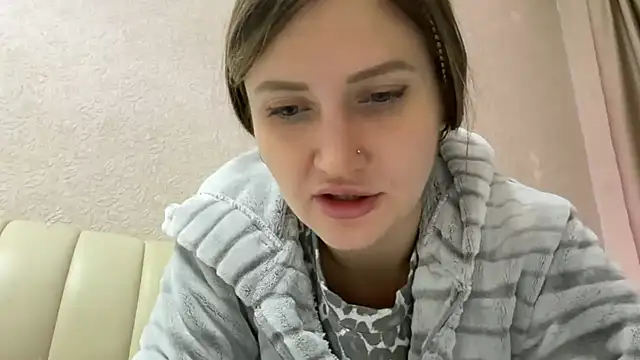 florianikaa online show from 10.18.25