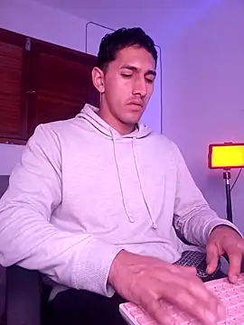 Joylopez fit online show from 11.29.25