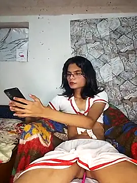 Snapshot of Enna_Zarza_ chatting on 09.25.25 Enna Zarza online show from 09.25.25