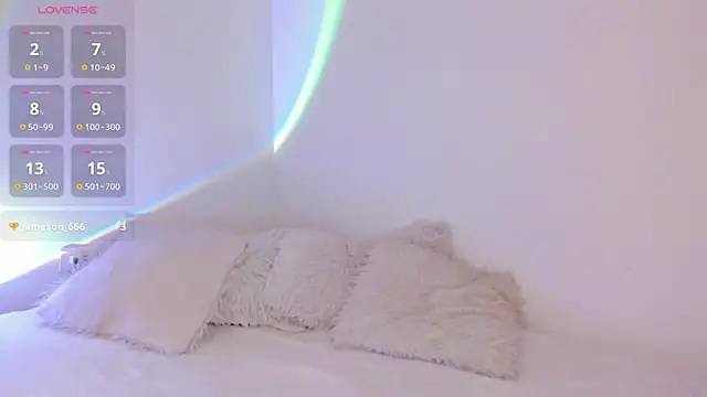 Henophiid online show from 12.04.25