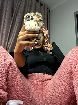 Thando04 online show from 11.21.25