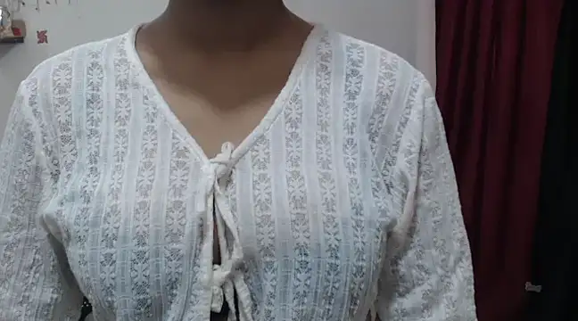 Snapshot of Honey_Bee25 chatting on 01.28.25 Honey Bee25 online show from 01.28.25