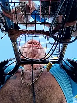 Snapshot of Cloudin_around chatting on 01.17.26 Cloudin around online show from 01.17.26