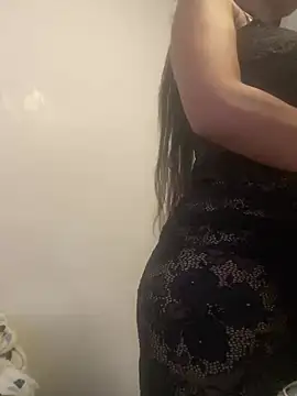 Snapshot of CurvyQueen19 chatting on 02.22.25 CurvyQueen19 online show from 02.22.25