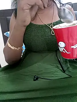 Snapshot of Tamil_Vishalini chatting on 11.19.25 Tamil Vishalini online show from 11.19.25