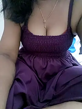 Snapshot of Tamil_Vishalini chatting on 12.21.25 Tamil Vishalini online show from 12.21.25