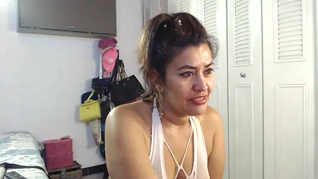 CamilaLix online show from 02.28.25