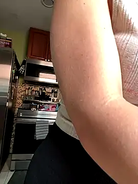 thigh hi online show from 11.06.25