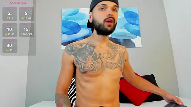 Snapshot of Emilio_Wolf chatting on 02.11.25 Emilio Wolf online show from 02.11.25