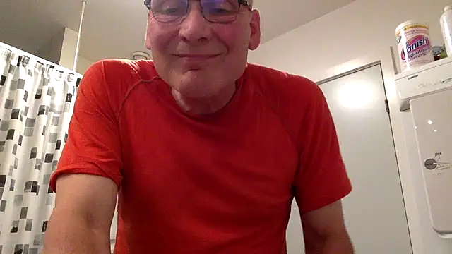 Snapshot of Parleg2 chatting on 07.24.26 Parleg2 online show from 07.24.26
