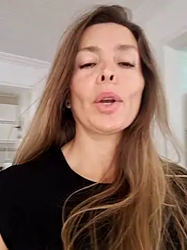 karina warthon online show from 09.24.25