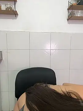 Snapshot of katy_handerson chatting on 11.30.25 katy handerson online show from 11.30.25