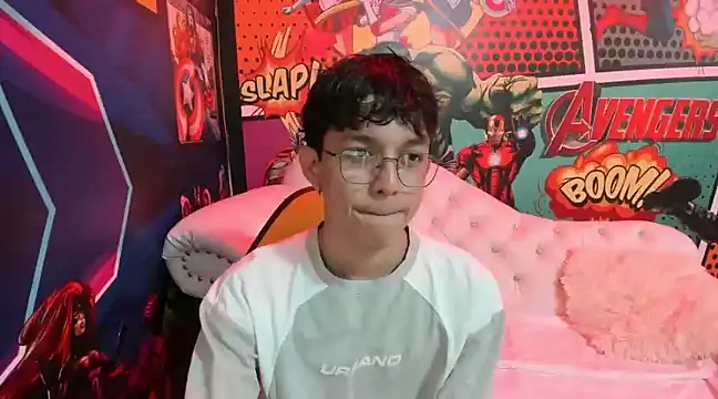 Snapshot of jisuscat chatting on 01.15.25 jisuscat online show from 01.15.25