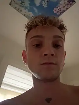 Snapshot of verici34 chatting on 11.19.25 verici34 online show from 11.19.25