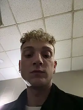 Snapshot of verici34 chatting on 11.23.25 verici34 online show from 11.23.25