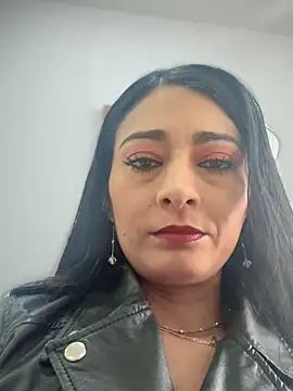 BELLA--26 online show from 11.17.25