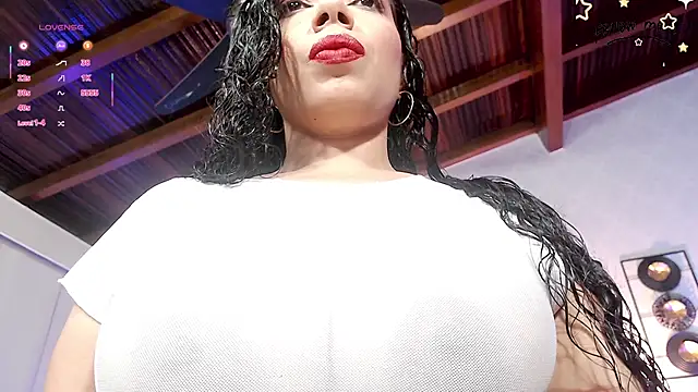 Snapshot of harper_ziu chatting on 11.17.25 harper ziu online show from 11.17.25