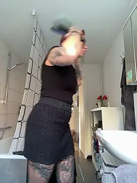 Snapshot of Mia-Fuchs chatting on 03.09.25 Mia-Fuchs online show from 03.09.25