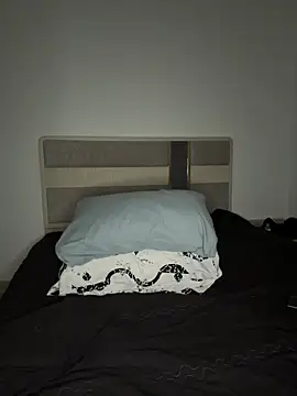 Snapshot of Mia-Fuchs chatting on 03.15.25 Mia-Fuchs online show from 03.15.25