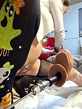 Snapshot of zasmin3 chatting on 11.15.25 zasmin3 online show from 11.15.25