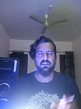 Snapshot of MAGNETICDADDY8 chatting on 01.05.25 MAGNETICDADDY8 online show from 01.05.25