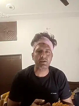 Snapshot of MAGNETICDADDY8 chatting on 03.17.25 MAGNETICDADDY8 online show from 03.17.25