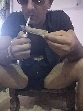 MAGNETICDADDY8 online show from 10.20.25