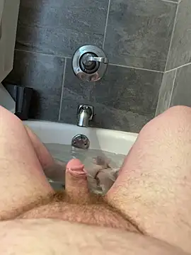 Snapshot of Ucsamiam chatting on 01.29.25 Ucsamiam online show from 01.29.25