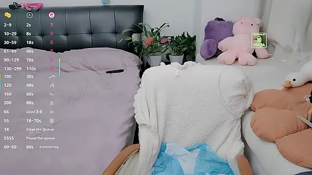 Snapshot of Mi--Manchi chatting on 12.15.25 Mi--Manchi online show from 12.15.25