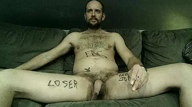 Snapshot of torontofag2use chatting on 01.12.25 torontofag2use online show from 01.12.25