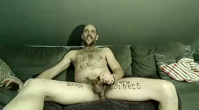 Snapshot of torontofag2use chatting on 02.01.25 torontofag2use online show from 02.01.25