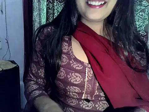 Snapshot of SIYA_MAVI chatting on 11.20.25 SIYA MAVI online show from 11.20.25