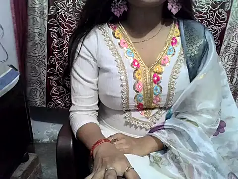 Snapshot of SIYA_MAVI chatting on 06.09.26 SIYA MAVI online show from 06.09.26